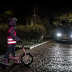 Sikkerhedsvest m. htte - Pink 